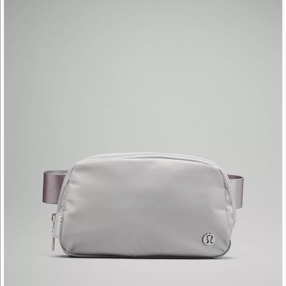 NWT Lululemon Silver Drop Everywhere Belt Bag!